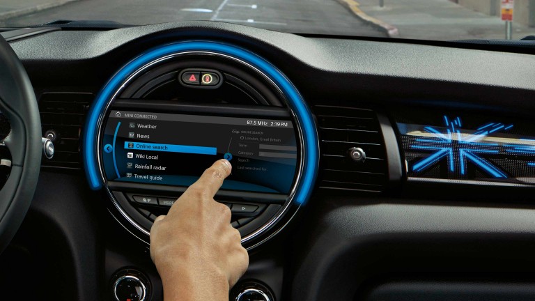 MINI Connected – connectivity – touchscreen
